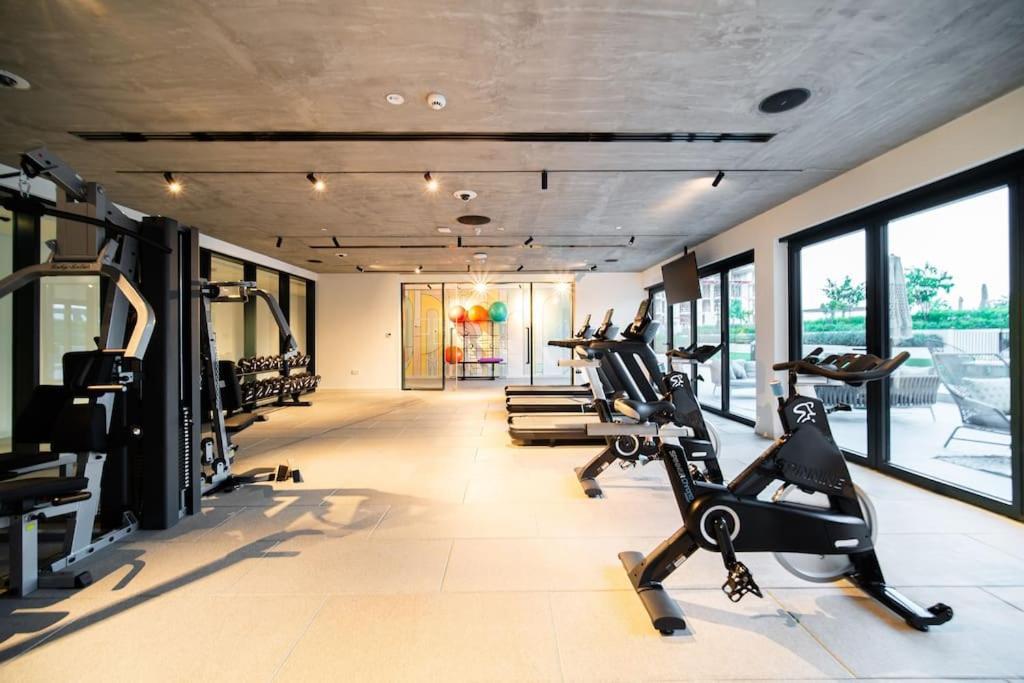 Apartment Hills, Golfville, New 1-bdr Near School & Park *