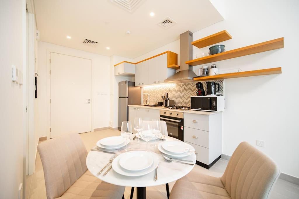 Hills, Golfville, New 1-bdr Near School & Park