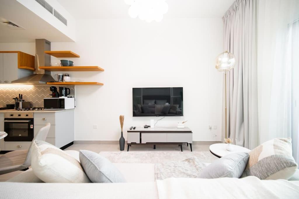 Apartment Hills, Golfville, New 1-bdr Near School & Park