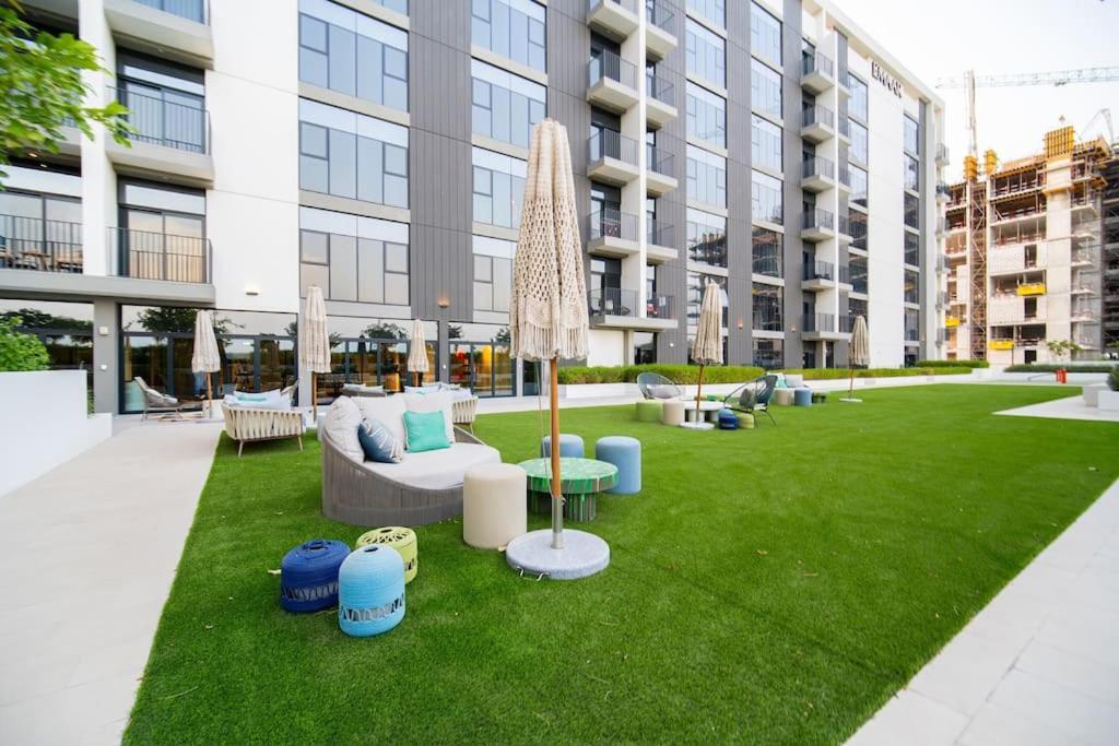 Hills, Golfville, New 1-bdr Near School & Park *
