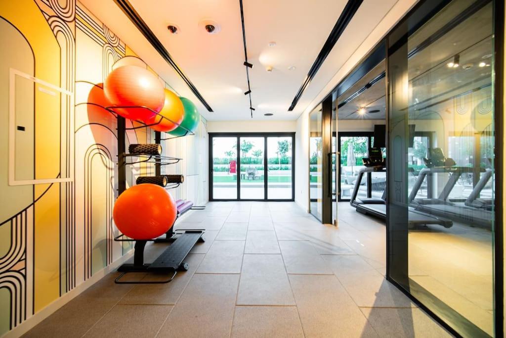 Hills, Golfville, New 1-bdr Near School & Park *