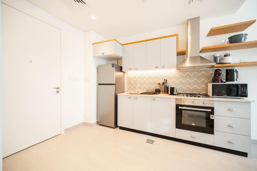 Hills, Golfville, New 1-bdr Near School & Park Apartment Dubai