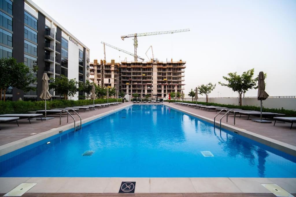Hills, Golfville, New 1-bdr Near School & Park Apartment