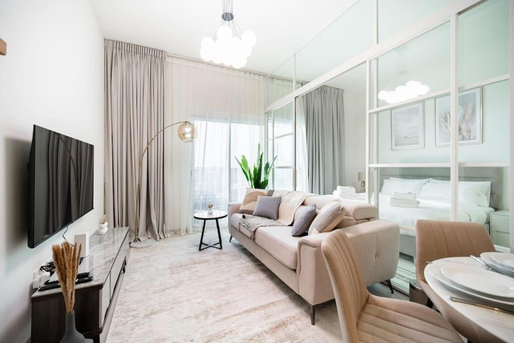 Hills, Golfville, New 1-bdr Near School & Park Apartment Dubai