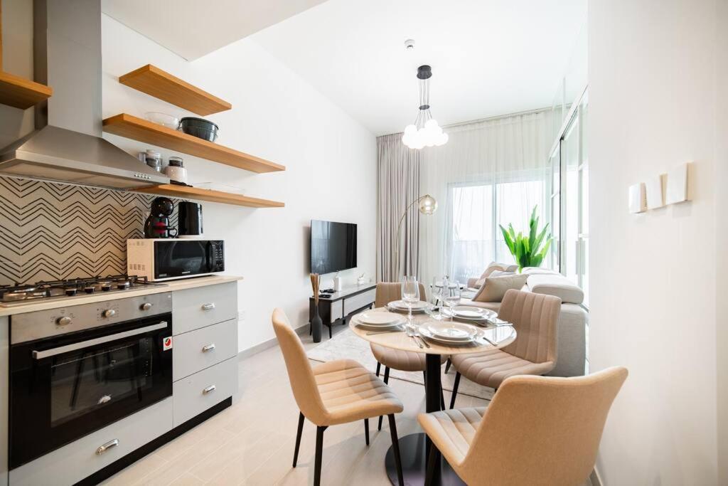 Hills, Golfville, New 1-bdr Near School & Park Apartment